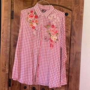 Johnny was cotton button down